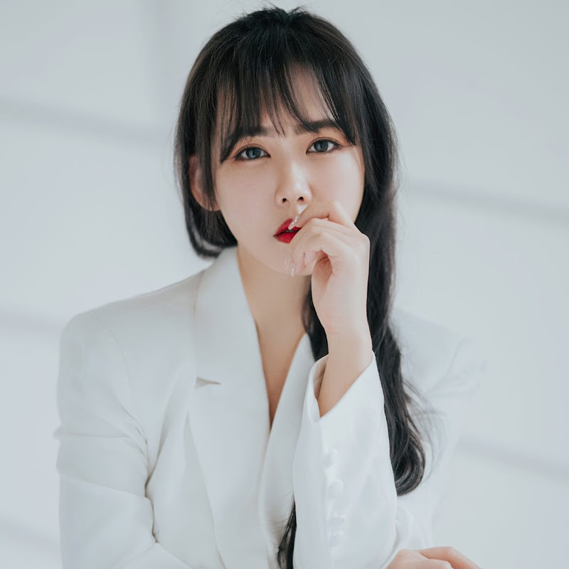 崩壞的英文老師 Nina avatar
