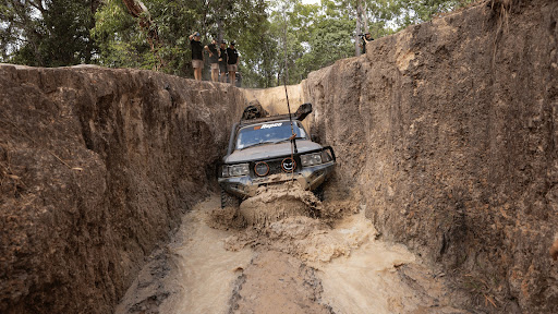 4WD 24-7 banner