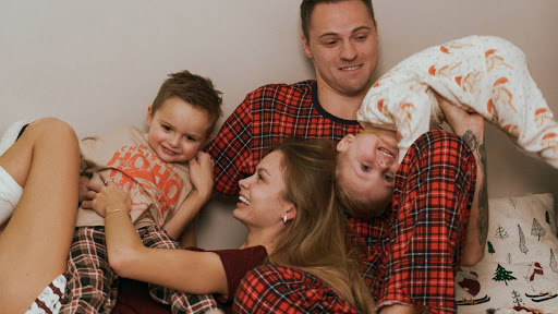 fan family_Larionov banner
