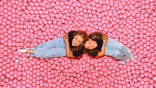 Emelie & Natascha  banner