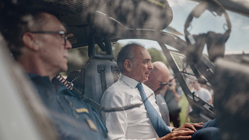 Éric Zemmour banner