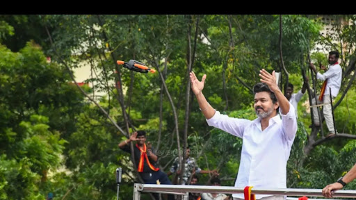 Makkal Mannan banner