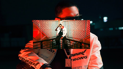 Nik Makino banner