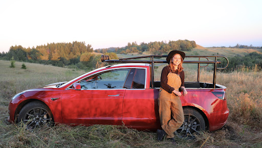 Simone Giertz banner