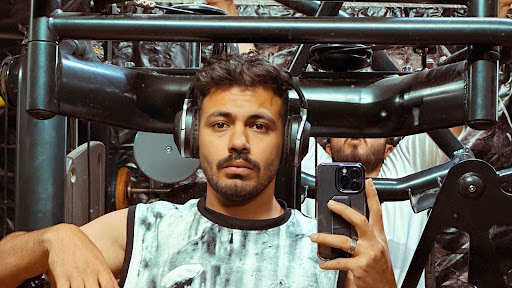 الكوميديا مع الافنديه banner