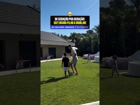DE PAI PRA FILHO! 👱‍♂️🔜👶Simplesmente Cristiano Ronaldo ensinando seu filho a driblar... SENSACIONAL! thumbnail