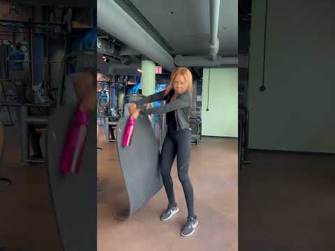 Tycker du det borde vara mobilförbud på gymmet? #humor #komedi #roligaklipp #gym #parody #training thumbnail