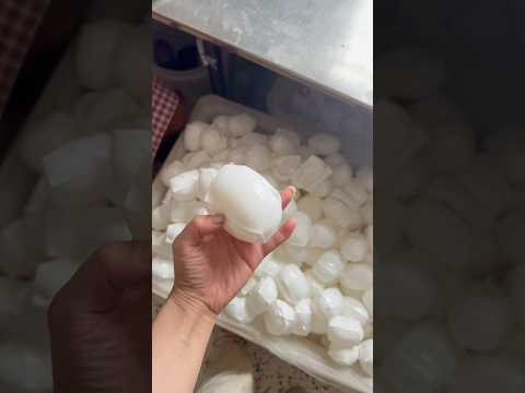 What is this… air tofu? ?#squishy #tofusquishy #airtofu #fidgettoy #stressrelief thumbnail