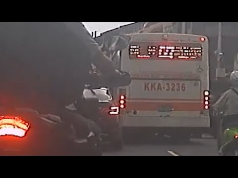 【肇逃影片】公車撞了就跑（車號：KKA-3236）（2026.05.20 新北市中和區景平路 thumbnail