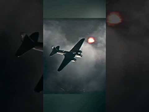В 1941 году летят бомбить Берлин #фильмы #кино #сериал thumbnail