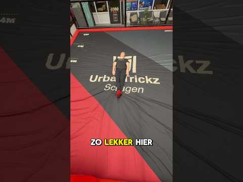 SLAPEN IN TRAMPOLINEPARK?! #shorts thumbnail