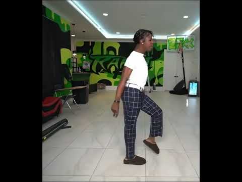 Streamers TRYING THE Michael Jackson Moonwalk ? #shorts thumbnail
