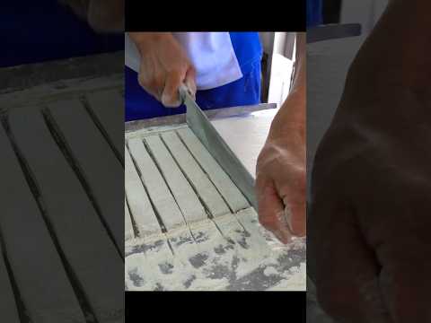 Fried Bread Stick / 炸油條 - Taiwanese classic breakfast thumbnail