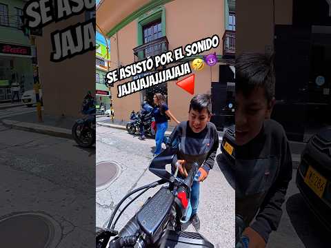 Casi le da algo ? #biker #humor #humor #diversion thumbnail