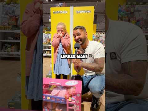 Zeg niks in de microfoon #foryou #interview #talk #littlegirl #happy thumbnail