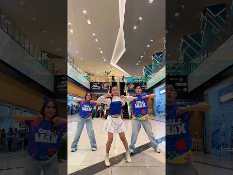 Tiktok dance mashup with @kimshymoves #newtiktoktrends #annicatamo thumbnail