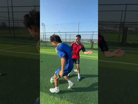 ¿ME HUMILLARÁ LA JOVEN PROMESA DEL FUTBOL CHINO? thumbnail