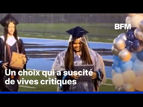 États-Unis: une remise de diplômes sous la pluie fait polémique thumbnail