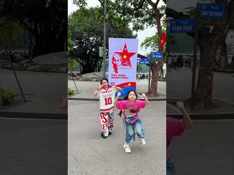 Follow us #dance #lecirque #day #nhay #minhx thumbnail
