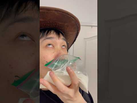 Baby learns his first words thumbnail