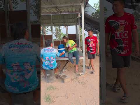 อ้ายเอาน้ำมาให้กินสื่อสื่อดอกสิมาตรวจอิหยัง #funny #ขึ้นหน้าฟีด thumbnail
