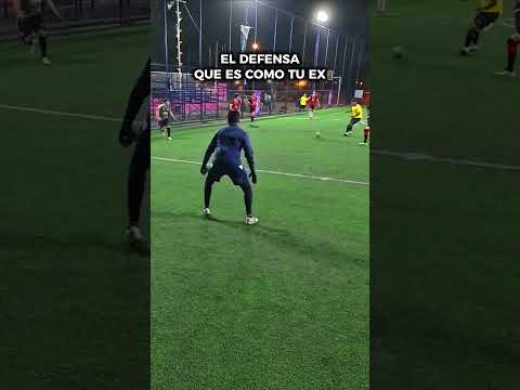 Ya no se puede confiar en nadie... #portero #futbol #soccer #defensa #porterosincensura thumbnail