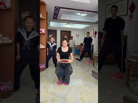 As soon as we heard the sound, the three of us couldn't help but dance thumbnail
