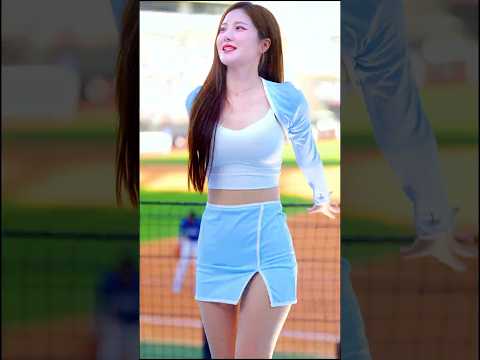 팔다리가 진짜 길다..ㄷㄷ 김해리 치어리더 金海莉 Kim Hae-Ri cheerleader ktwiz thumbnail