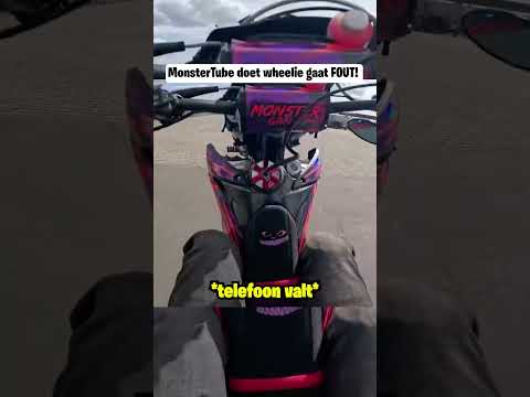 MonsterTube doet wheelie gaat FOUT! thumbnail
