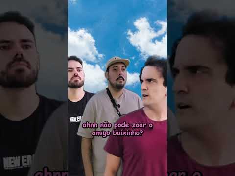 O PERIGO DE ZOAR O AMIGO BAIXINHO VERSÃO ATTACK ON TITAN thumbnail