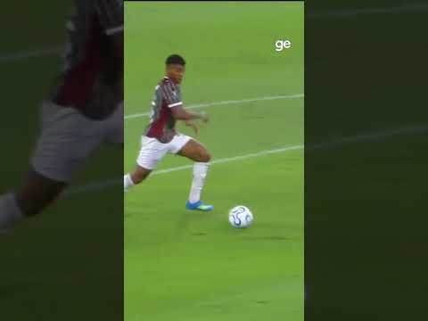 HÉRCULES CHUTA CRUZADO E FAZ O SEGUNDO DO FLUMINENSE | #shorts | ge.globo thumbnail