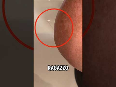 Questo tizio tiene al suo capello! #shorts thumbnail