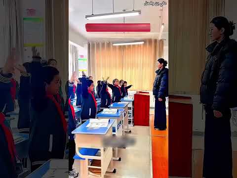 هذه المعلمة تكتب على السبورة...!#shorts #shortvideo #shortsfeed #اسلاميات thumbnail