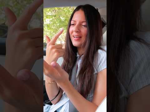 Sofì fa la coreografia in macchina 😂 thumbnail