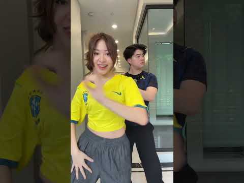 lebih asoy siapa? 😂 #enricovirly #couple #dance thumbnail
