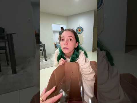 PAI EXPULSOU O BICHINHO thumbnail