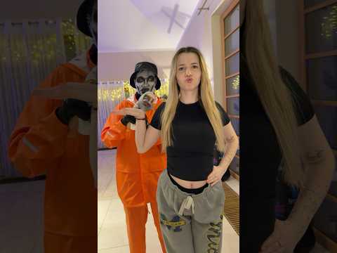 O CO IM CHODZI?😭😭#shorts thumbnail