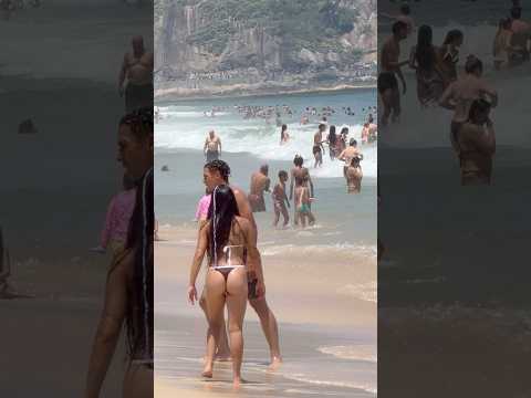 ?? Leme Beach A Hot Day thumbnail