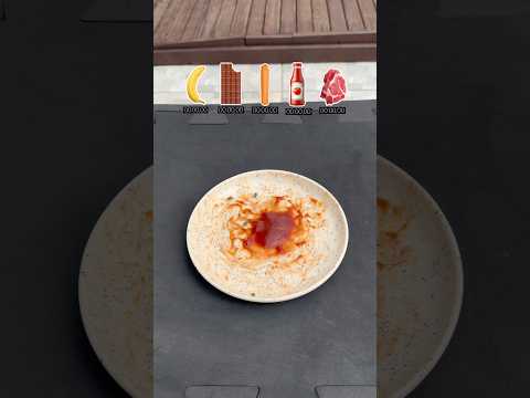 Qué comida llama a la mosca más rápido? 🪰🥩 thumbnail