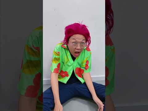 Abby was pranked. #kpop #kpopdemonhunters #funny #prank #creepy #stare #stunned #succeed #snickers thumbnail