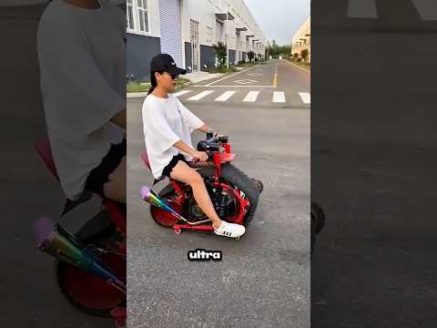 🚗😱 Maman conduit une mini voiture comme une pro ! 😂🔥 #shorts thumbnail
