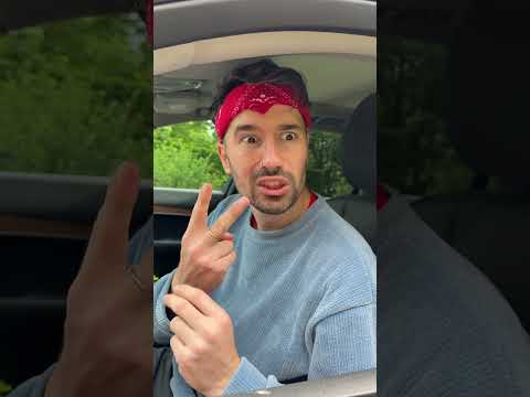 RUMI veut MONTER dans la VOITURE thumbnail