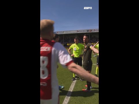 Opmerkelijk moment vlak voor penaltyserie 🔊👀 thumbnail