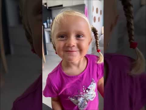 😭 A filha só queria um pouco de amor, mas o pai a rejeitou 💔👧 cridit@Filaretiki thumbnail