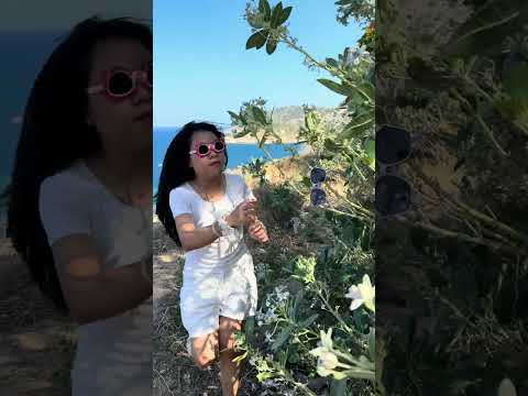 SH - Người mẹ tốt bụng, Tìm kính cho con gái || Kind mother, find glasses for daughter. #shorts thumbnail