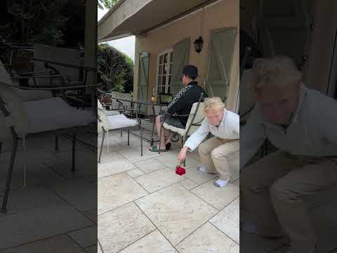 Sandal switch Prank 🤣- Julien Magic thumbnail