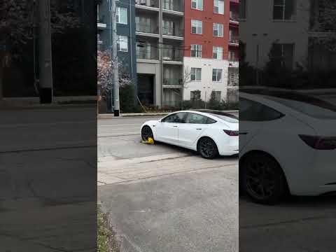 Absolute idiot drives away with boot on his wheel thumbnail