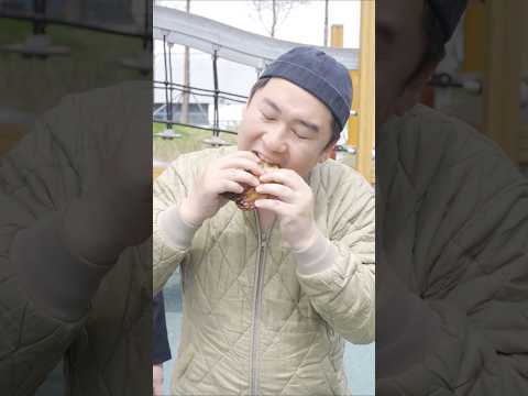 2주 굶은 거지들의 먹방 #shorts thumbnail