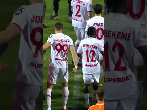 WISŁA KRAKÓW PRZYWITANA Z HONORAMI W WARSZAWIE #SHORTS thumbnail