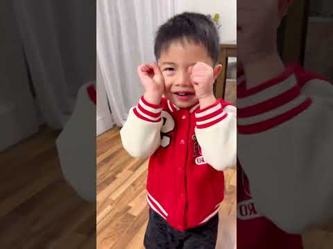 Sister always help little brother 👶🏻❤️👧🏻 thumbnail